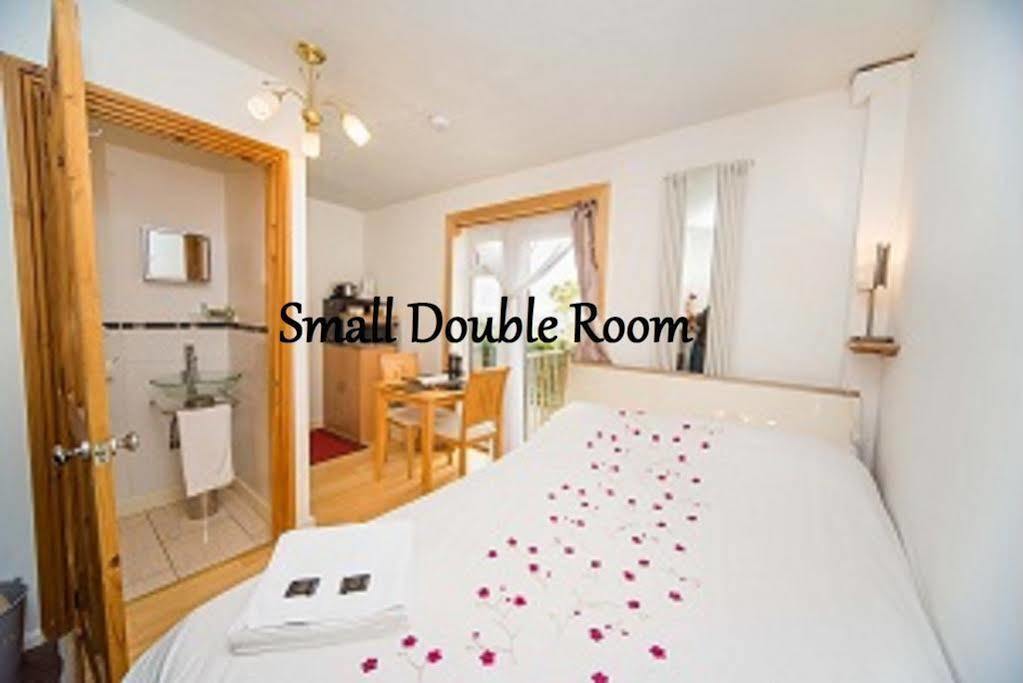 Stunning Countryside Views & Private Balcony! Cozy Room, 3 Miles To Lyme Regis - Free Parking & Wifi Axminster Exterior foto